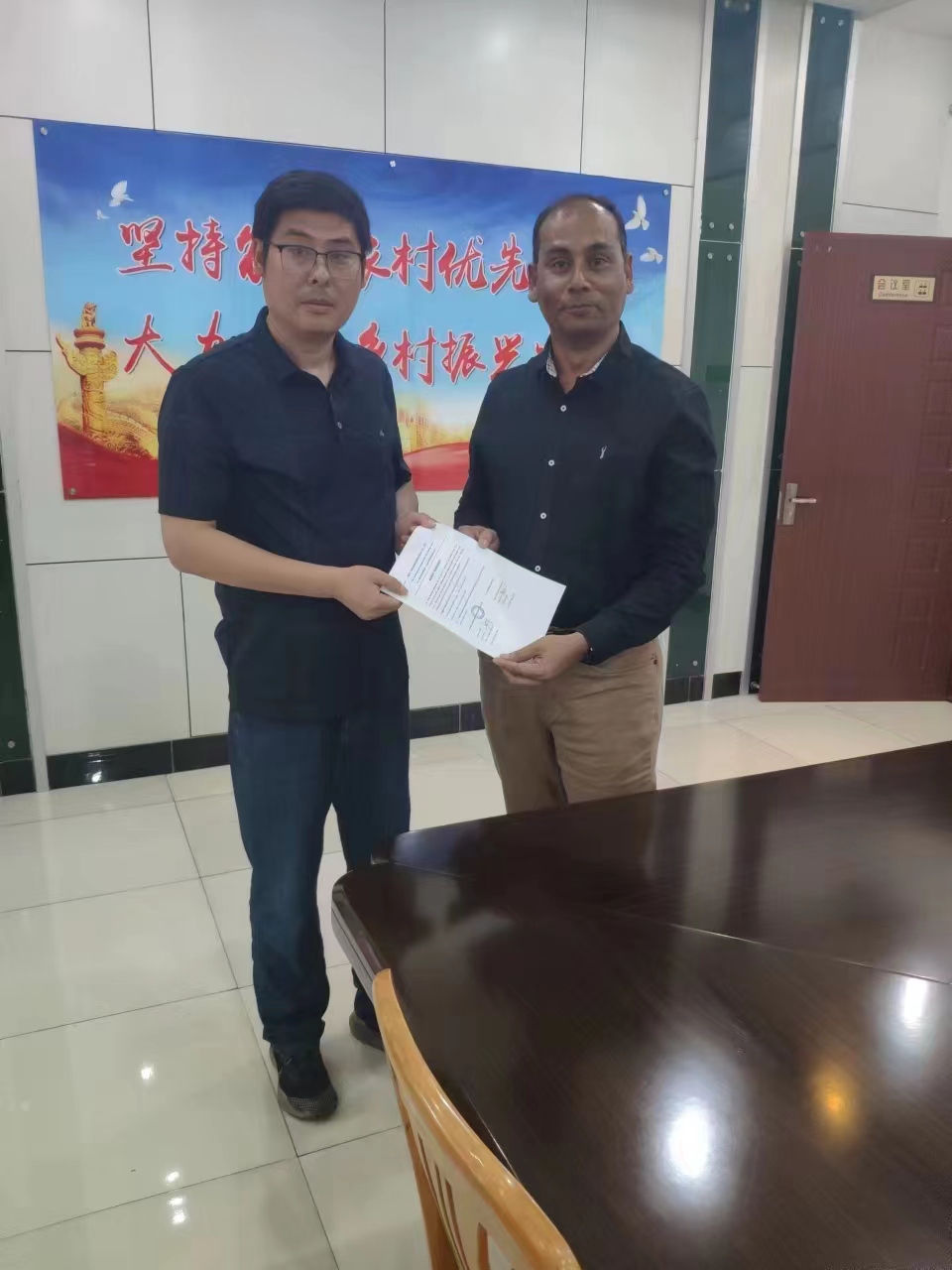 外商來我公司考察<div   id=